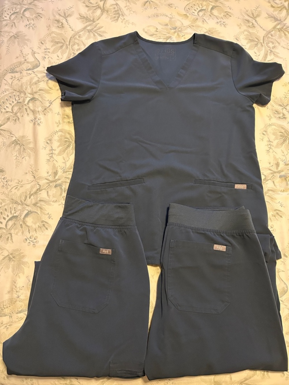 Figs scrubs set, size medium